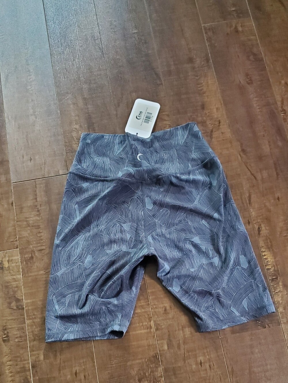 Zyia Navy Dream Alight Hustle Short Athletic Bike Shorts — Size M EUC With Tag
